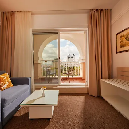 Hotel Dreams Sunny And